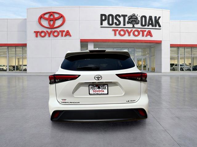 Used 2021 Toyota Highlander LE image 15