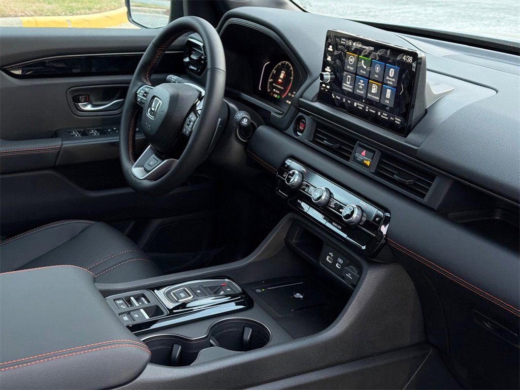 New 2025 Honda Pilot TrailSport image 9