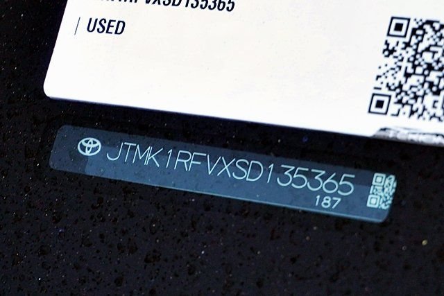 Used 2025 Toyota RAV4 LE FWD image 33