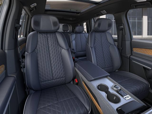 New 2026 Cadillac Vistiq Premium Luxury AWD/4WD image 16