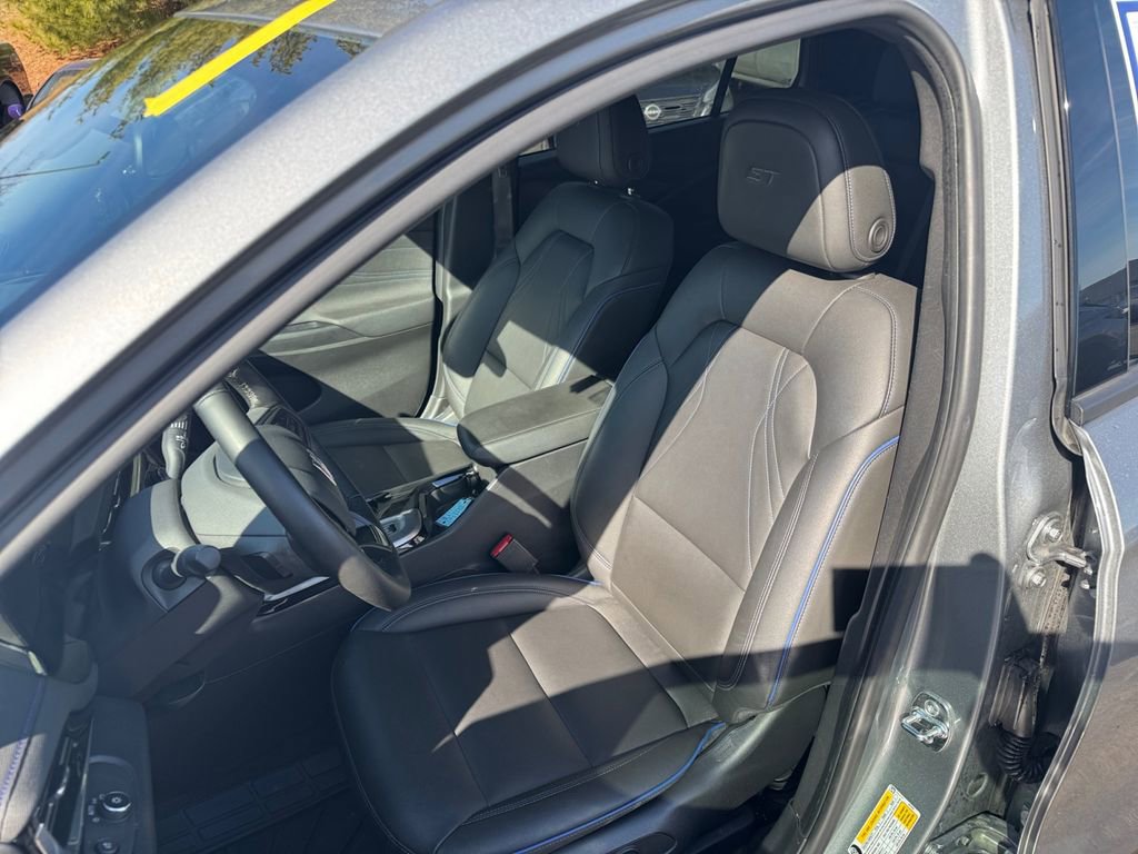 Used 2025 Buick Envista Sport Touring w/ Convenience I Package image 17