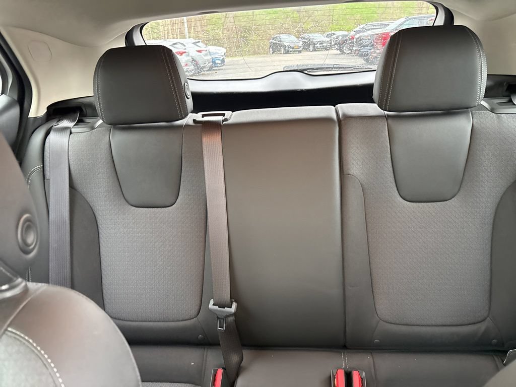 Used 2023 Buick Encore GX Preferred w/ Cold Weather Comfort Package AWD/4WD image 21