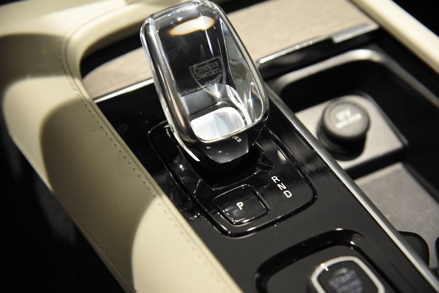 Used 2023 Volvo XC90 T8 Ultimate w/ Lounge Package image 16