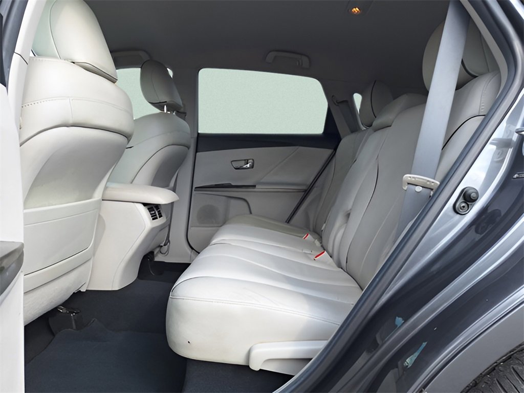 Used 2013 Toyota Venza XLE image 10