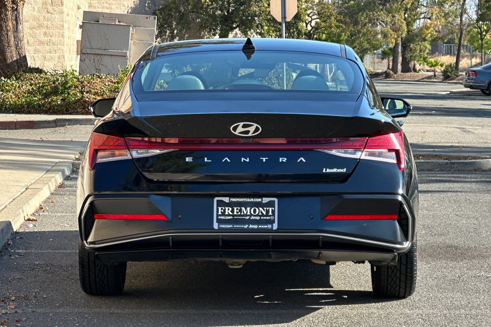 Used 2024 Hyundai Elantra Limited FWD image 4