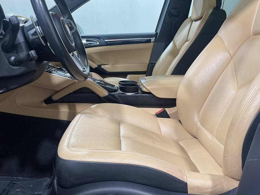 Used 2016 Porsche Cayenne AWD/4WD image 18