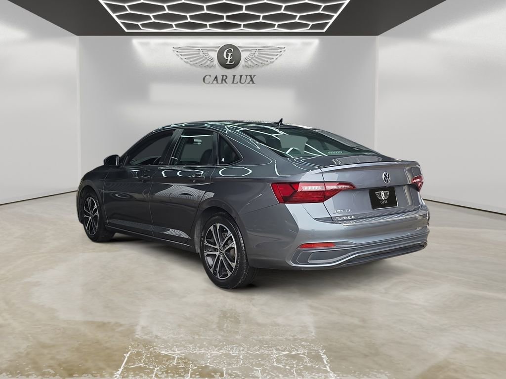 Used 2024 Volkswagen Jetta Sport FWD image 3