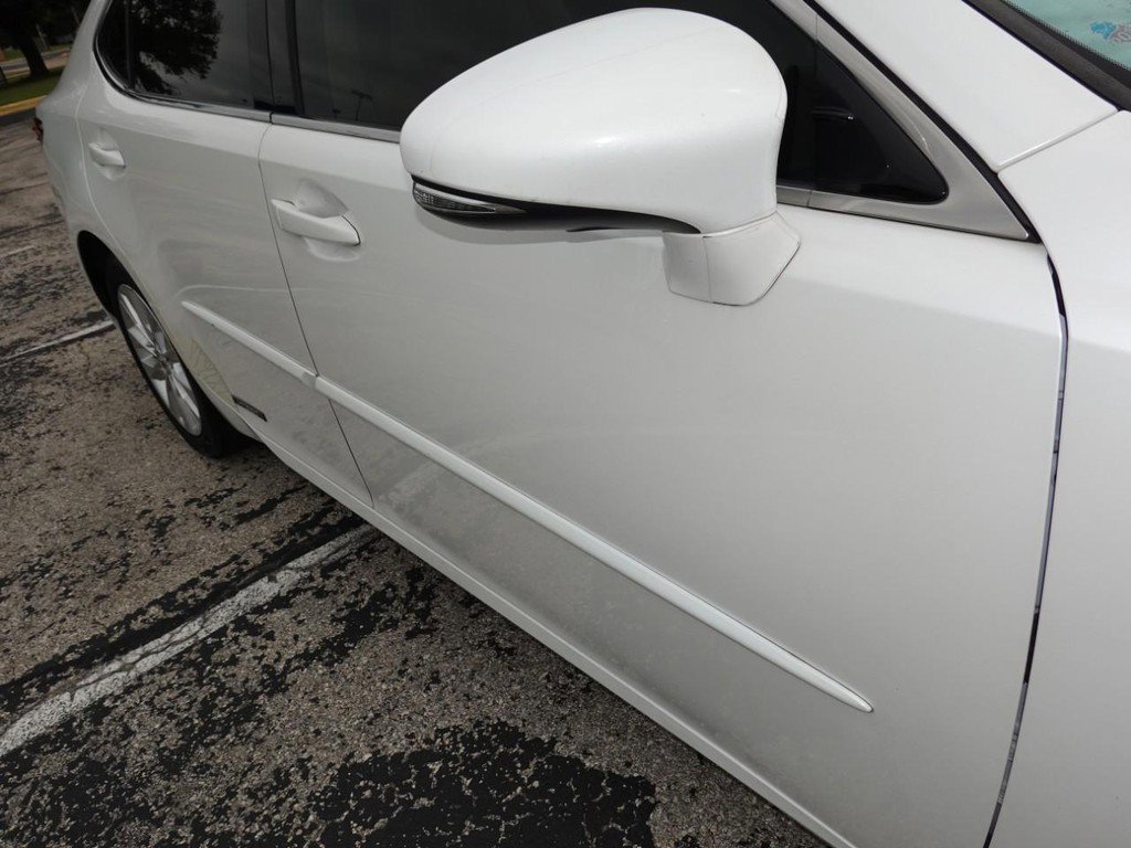 Used 2014 Lexus ES 300h w/ Luxury Package w/Bamboo Trim FWD image 11