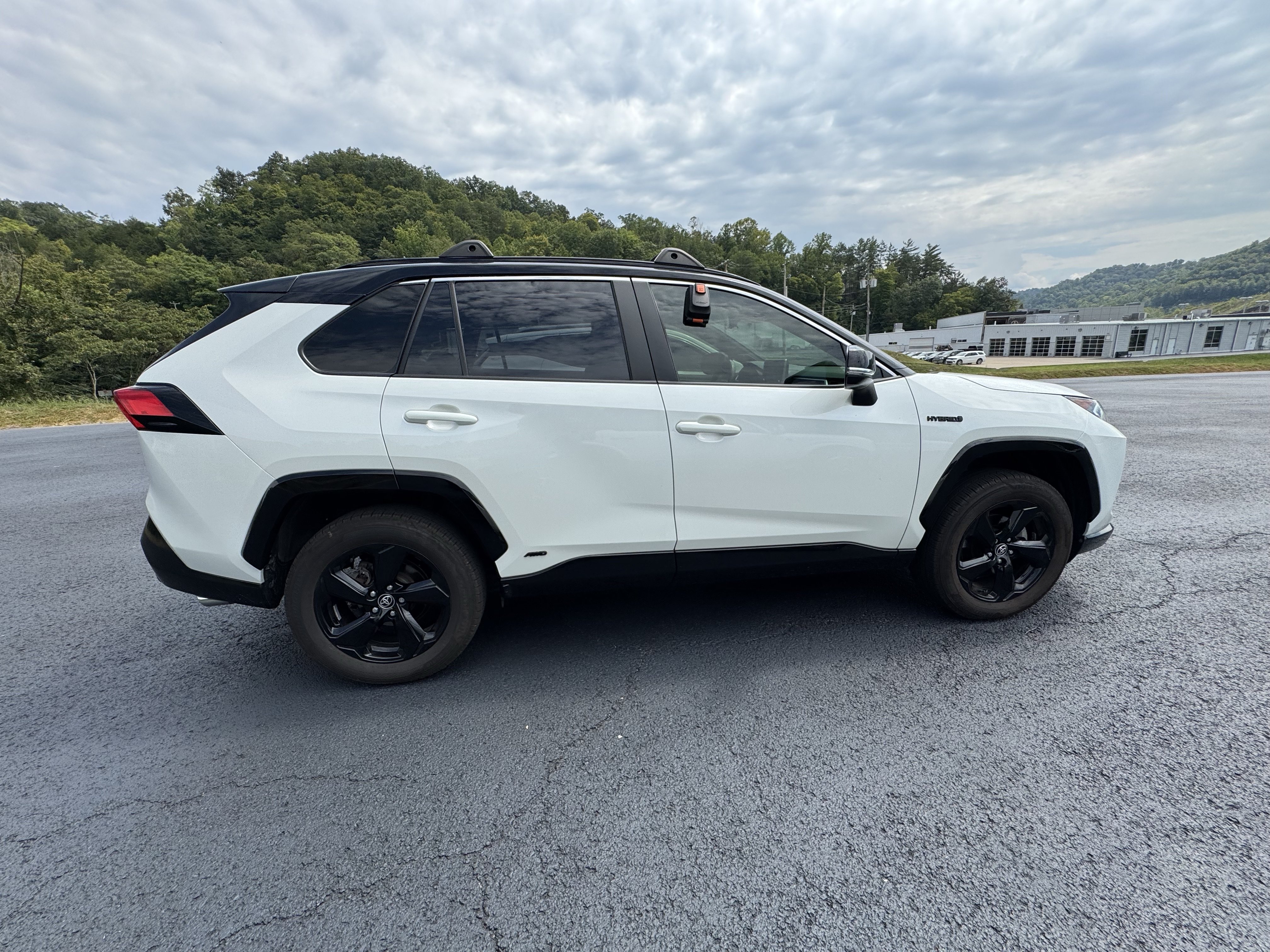 Used 2021 Toyota RAV4 XSE w/ XSE Grade Weather Package AWD/4WD image 7