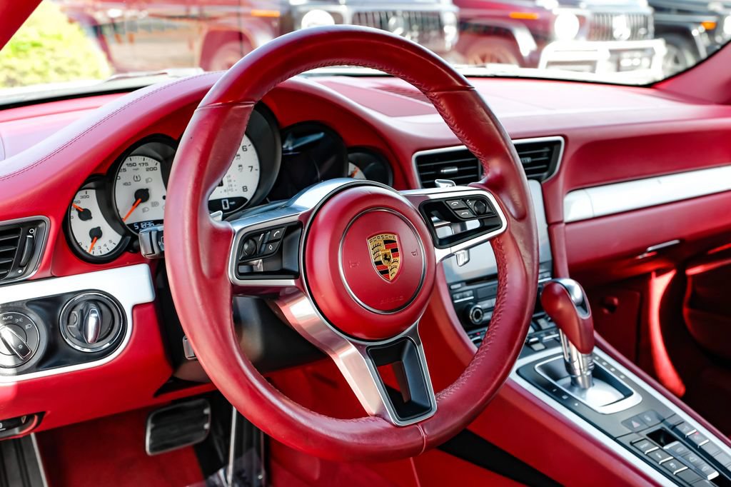 Used 2018 Porsche 911 Carrera RWD image 13
