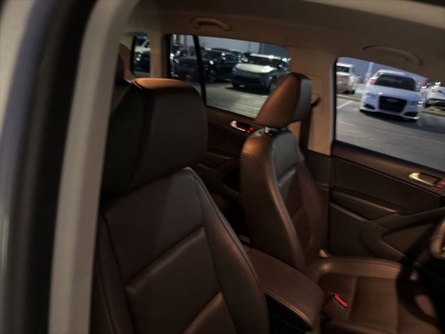Used 2017 Volkswagen Tiguan S image 7
