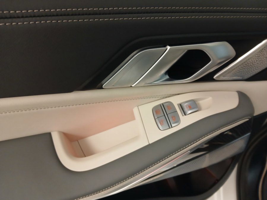 Used 2024 BMW X7 M60i w/ Executive Package image 28