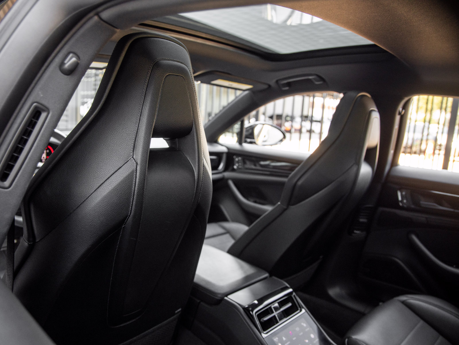 Certified 2025 Porsche Panamera image 25