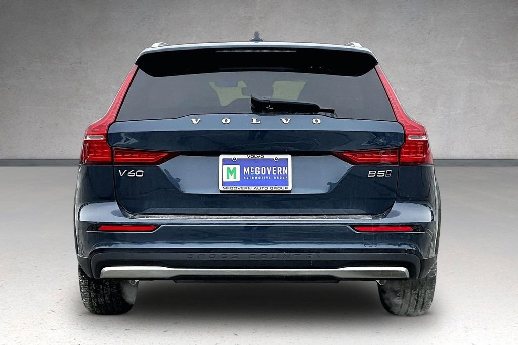New 2026 Volvo V60 B5 Cross Country Ultra w/ Protection Package Premier image 4