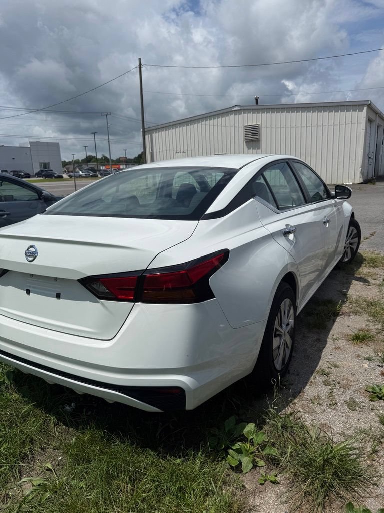 Used 2022 Nissan Altima 2.5 S FWD image 6