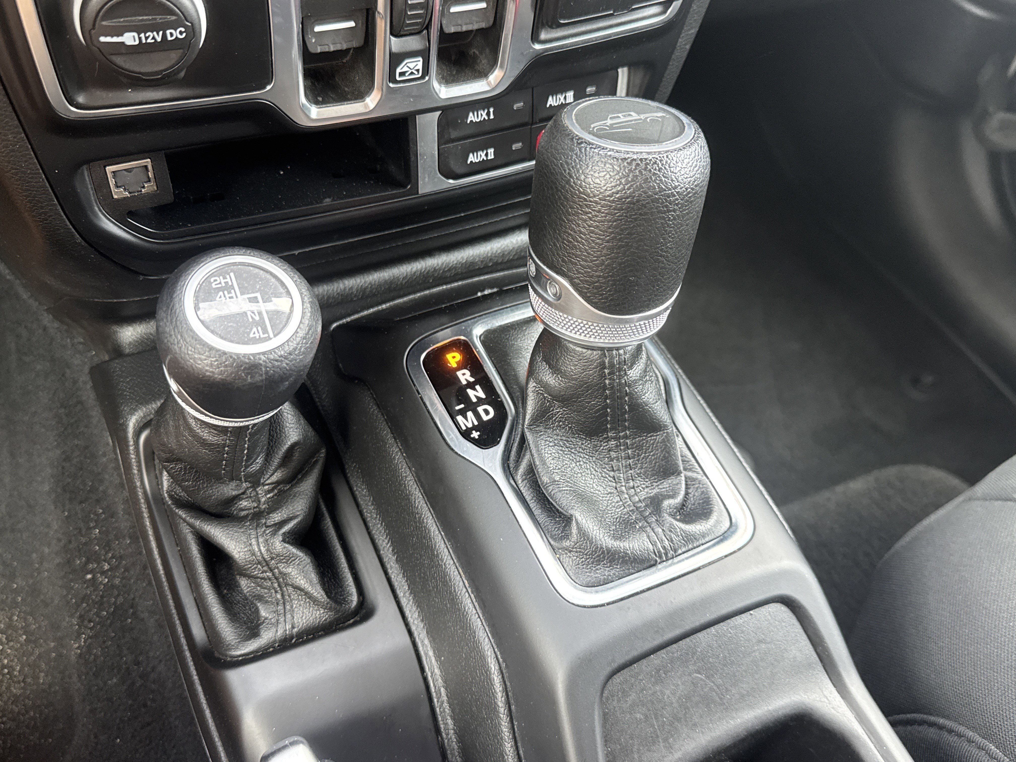 Used 2023 Jeep Gladiator Sport image 15