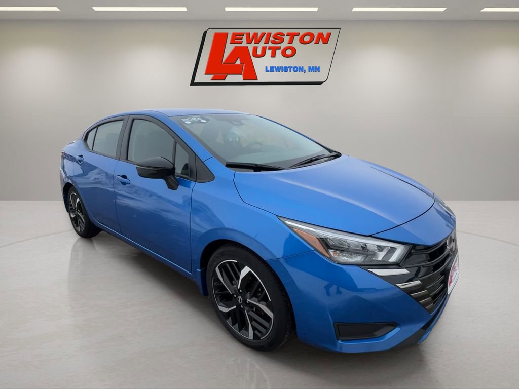 Used 2024 Nissan Versa SR image 7