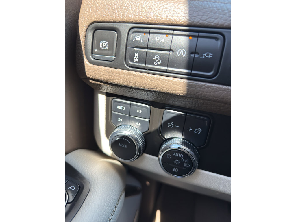 Used 2021 GMC Yukon Denali image 50