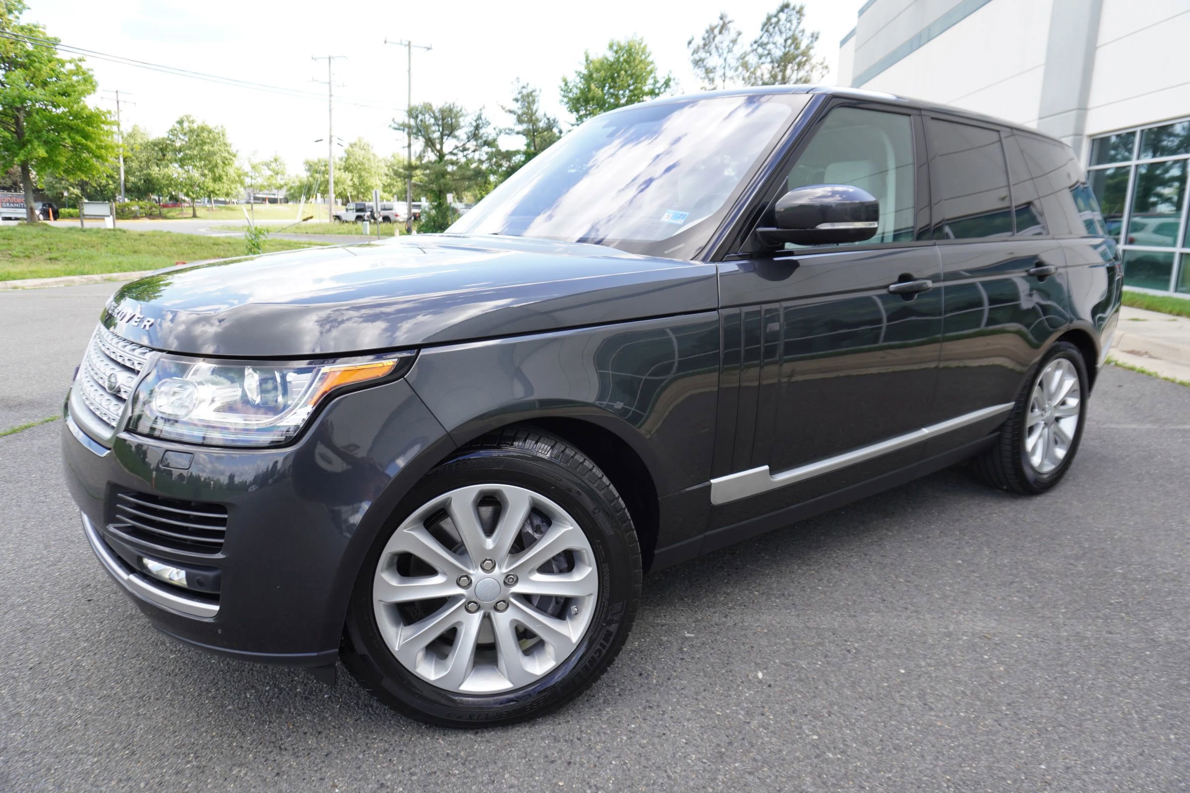 Used 2016 Land Rover Range Rover HSE AWD/4WD image 3
