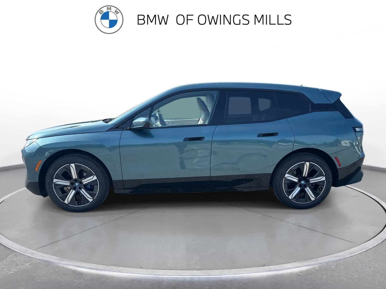 Used 2024 BMW iX xDrive50 w/ Sport Package AWD/4WD image 5