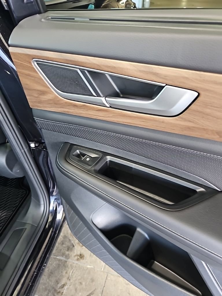 New 2026 Volkswagen Atlas SE image 17