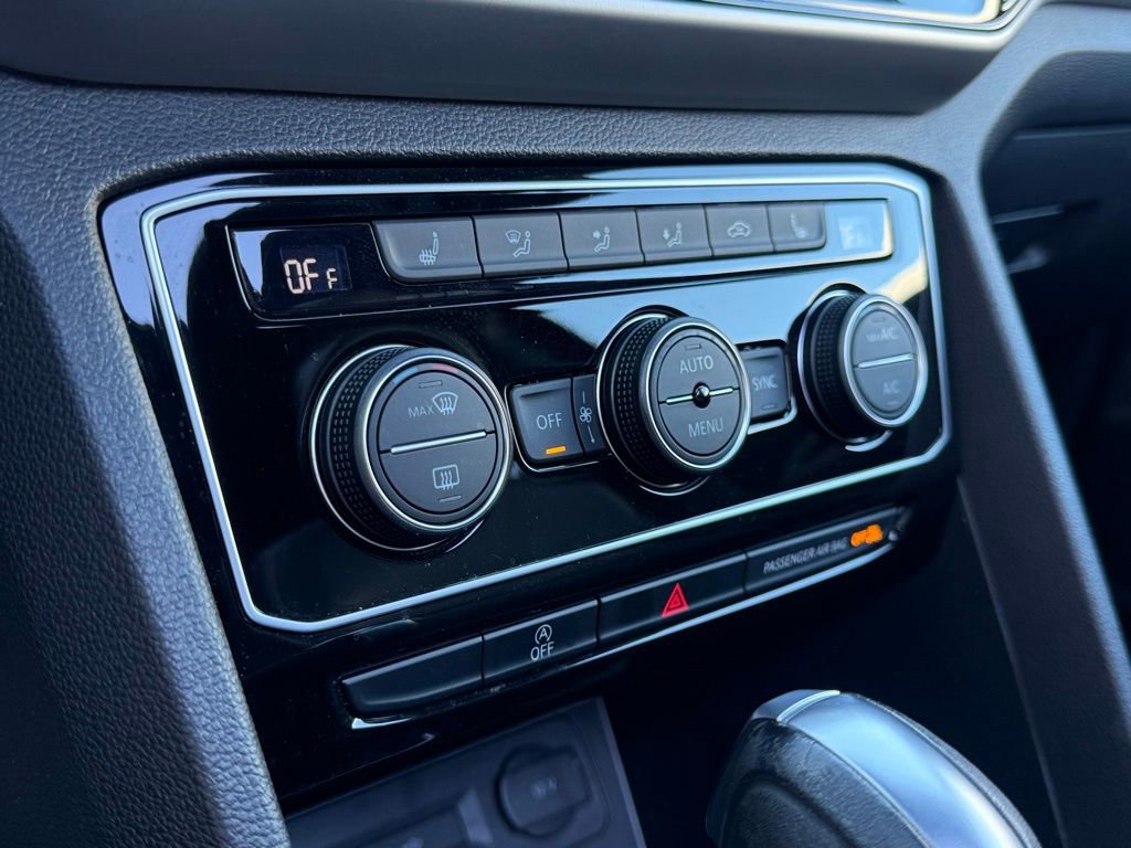 Used 2022 Volkswagen Atlas Cross Sport SEL R-Line image 27