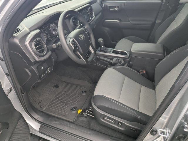 Used 2023 Toyota Tacoma TRD Sport w/ Technology Package AWD/4WD image 9