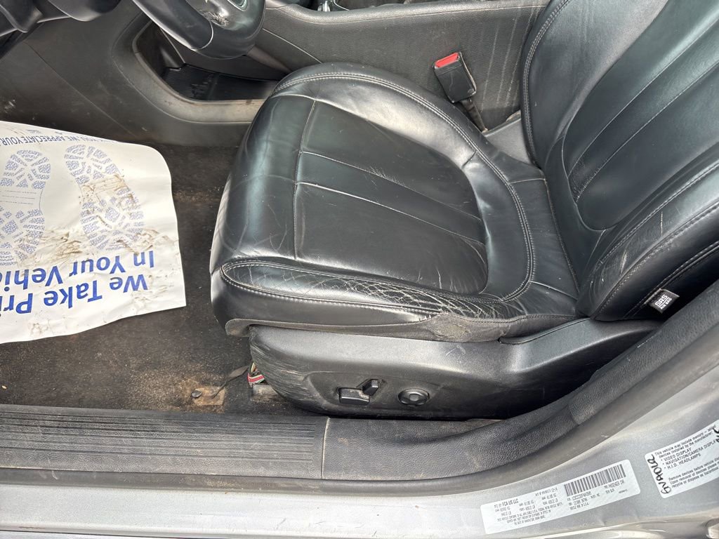 Used 2015 Chrysler 200 C FWD image 22
