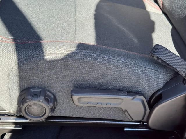 Used 2025 Jeep Wrangler Unlimited Rubicon AWD/4WD image 17