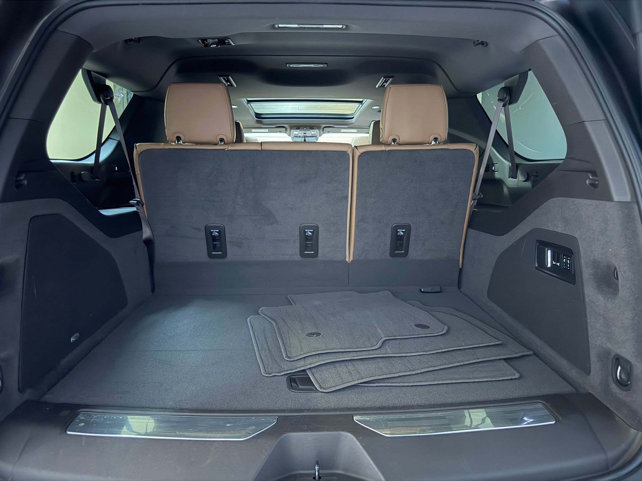 Certified 2023 Cadillac Escalade ESV Premium Luxury image 46
