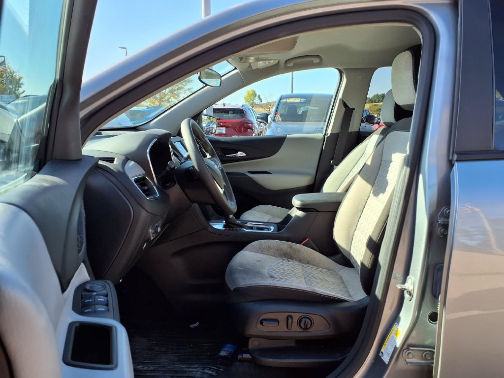 Used 2024 Chevrolet Equinox LS w/ LS Convenience Package FWD image 20