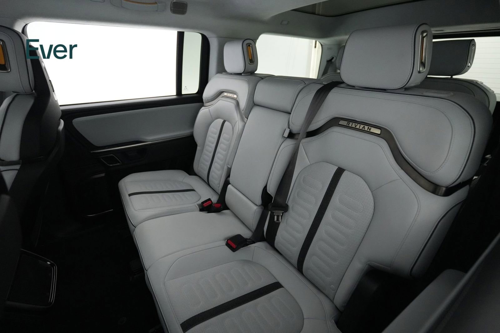 Used 2024 Rivian R1S Adventure AWD/4WD image 23