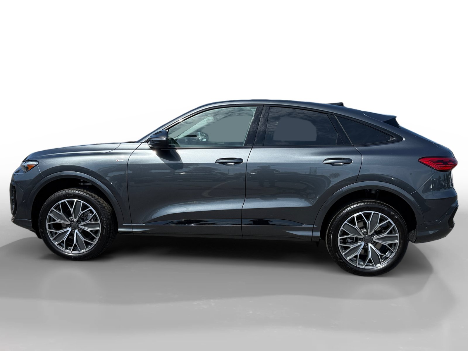 New 2026 Audi Q5 Premium Plus AWD/4WD image 2