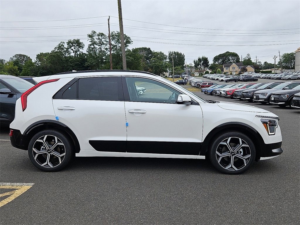 New 2025 Kia Niro SX Touring image 5