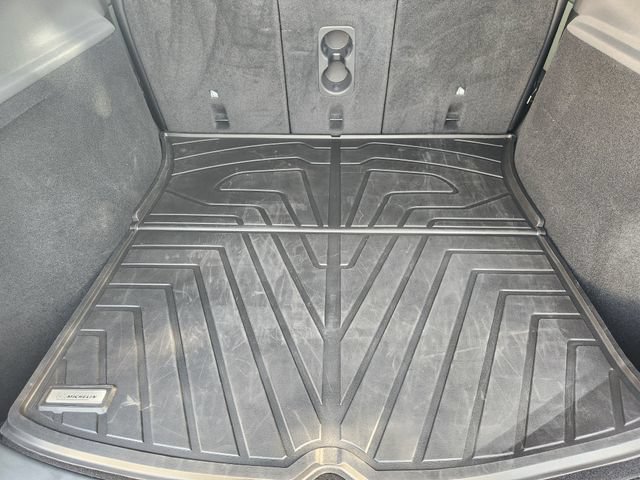 Used 2026 Tesla Model Y AWD image 37