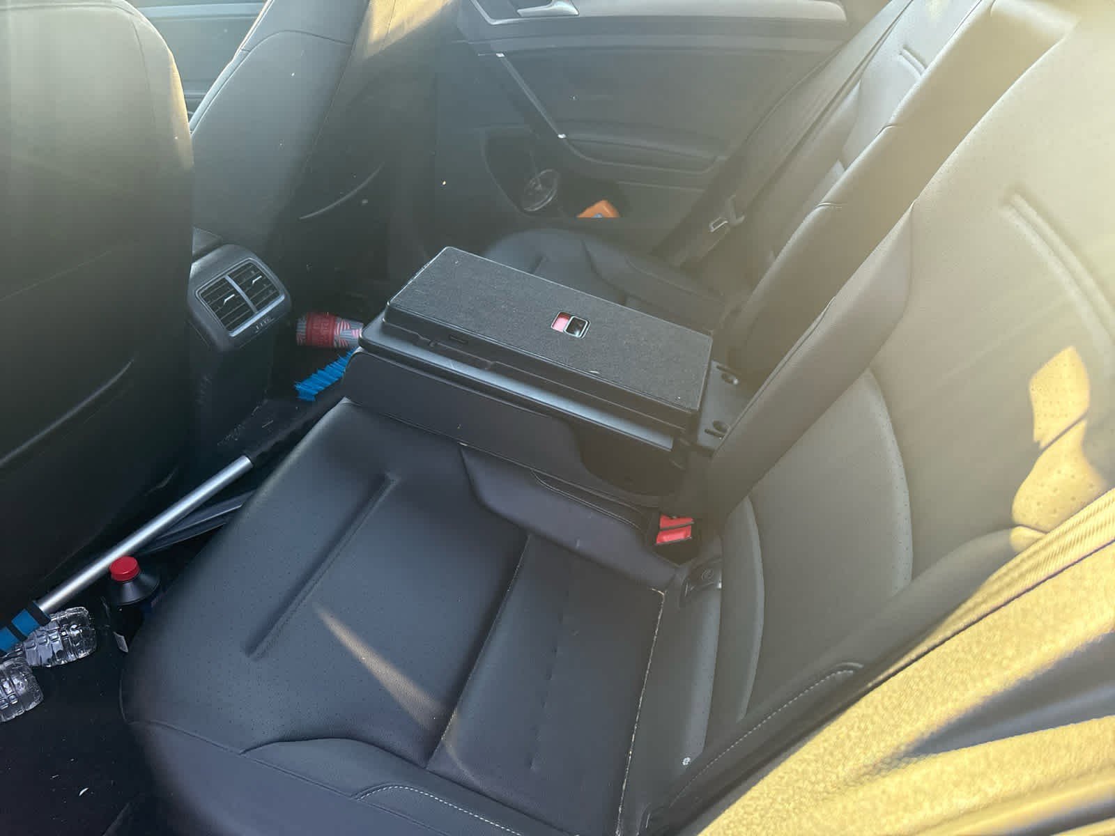 Used 2017 Volkswagen Golf S image 9