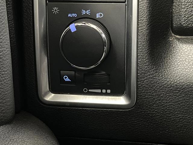 Used 2022 RAM 1500 Classic SLT image 21