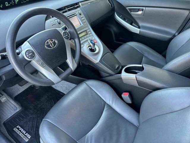 Used 2015 Toyota Prius Prime Plug-In Hybrid FWD image 11