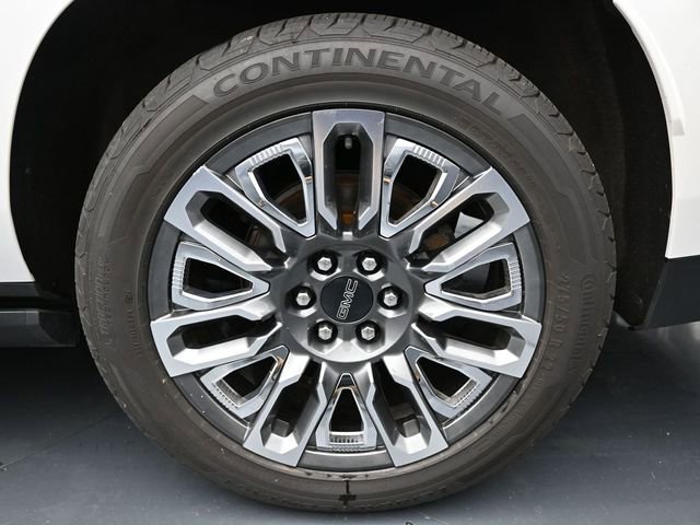 Used 2023 GMC Yukon XL Denali Ultimate AWD/4WD image 12