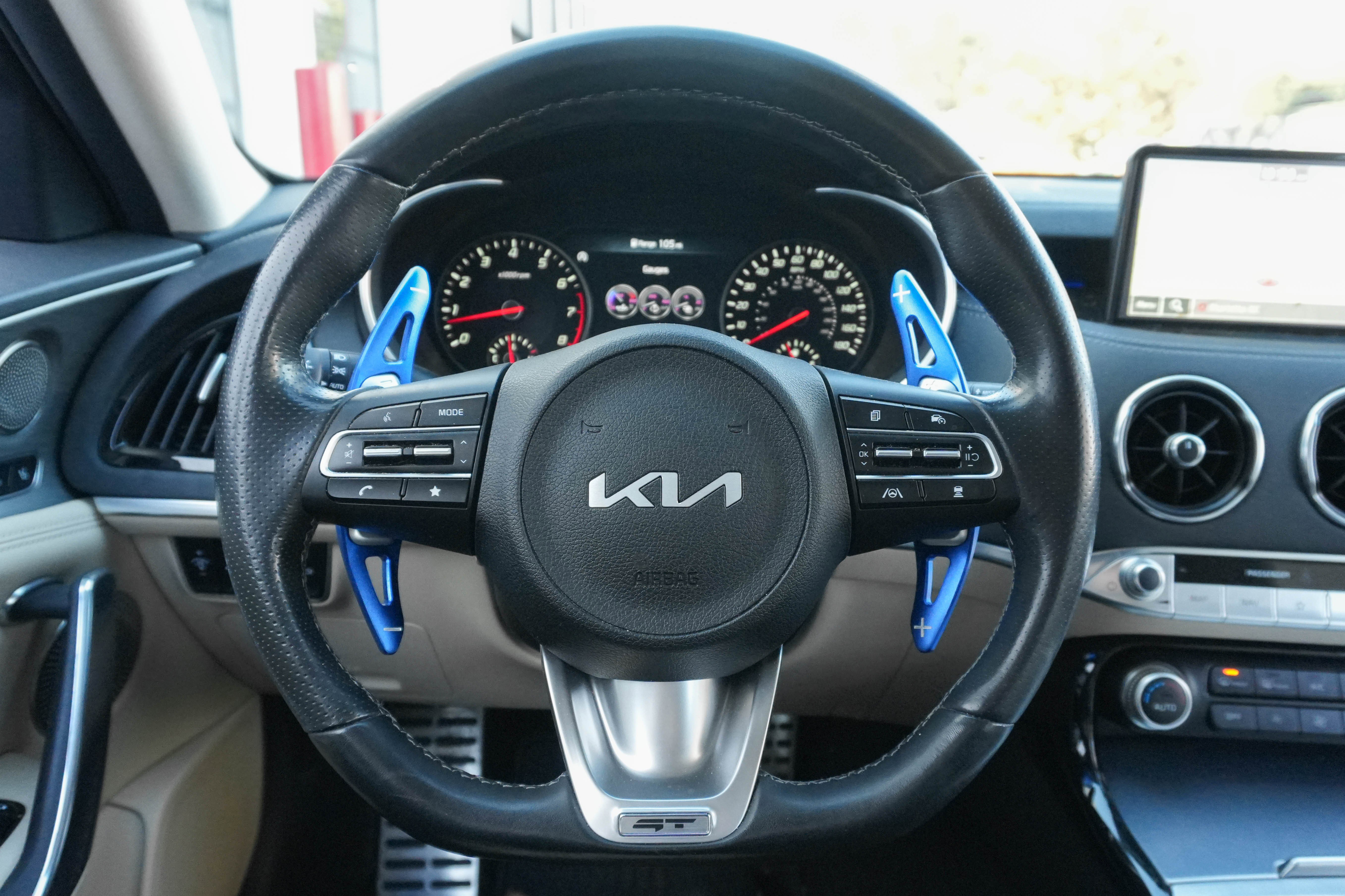 Used 2023 Kia Stinger GT2 image 16