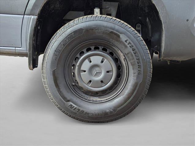 Used 2023 Mercedes-Benz Sprinter 2500 image 26