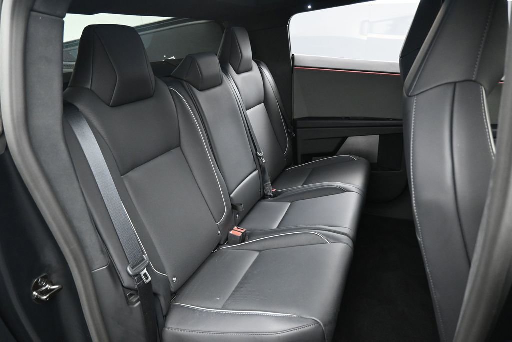 Used 2024 Tesla Cybertruck AWD Crew Cab image 31