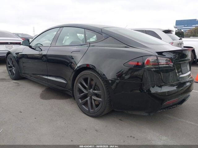 Used 2022 Tesla Model S Plaid image 2