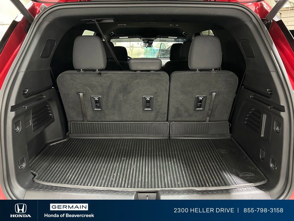 Used 2025 Chevrolet Traverse LT w/ Driver Confidence Package AWD/4WD image 30