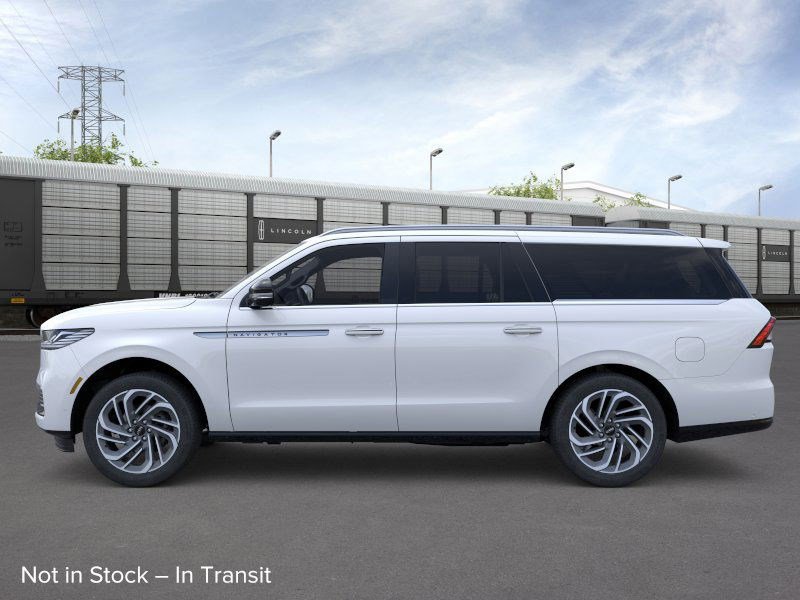 New 2026 Lincoln Navigator L Reserve image 3