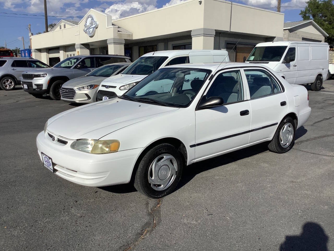 Used 2000 Toyota Corolla VE FWD image 1