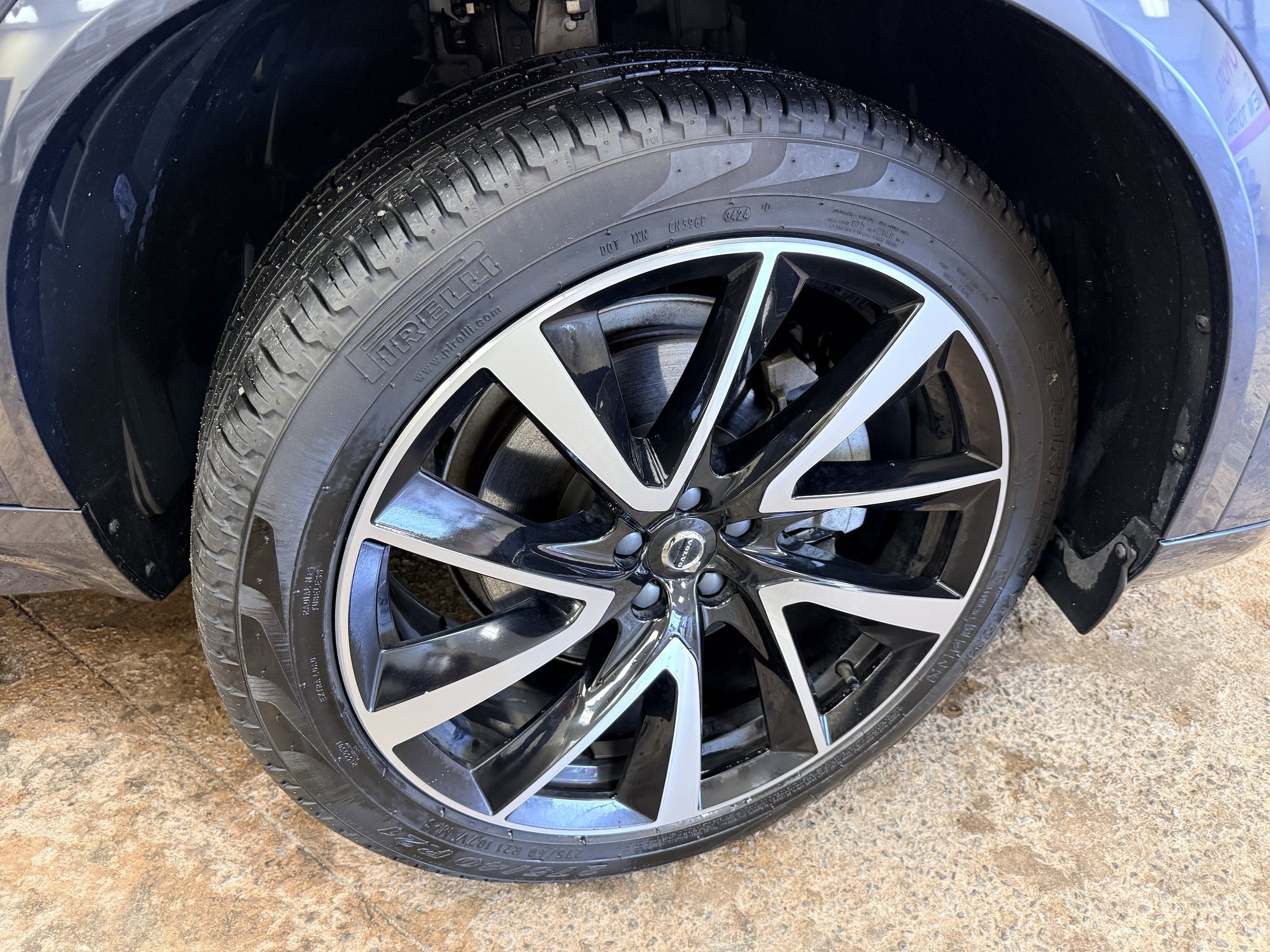 Used 2025 Volvo XC90 B6 Plus w/ Protection Package Premier AWD/4WD image 18