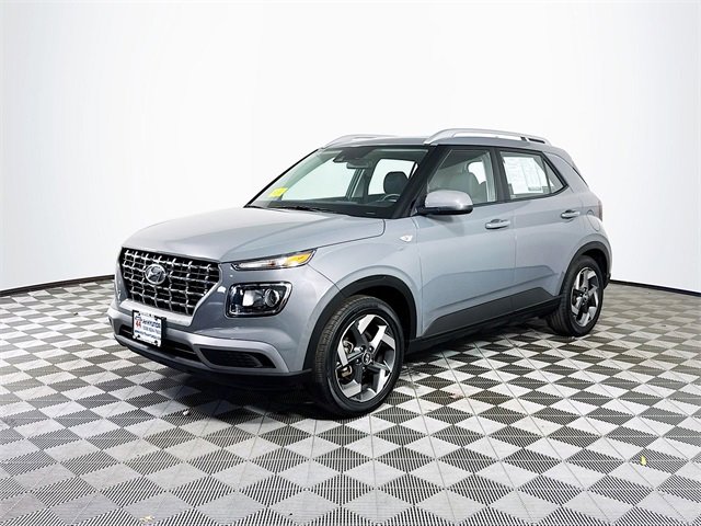 Used 2022 Hyundai Venue SEL image 2