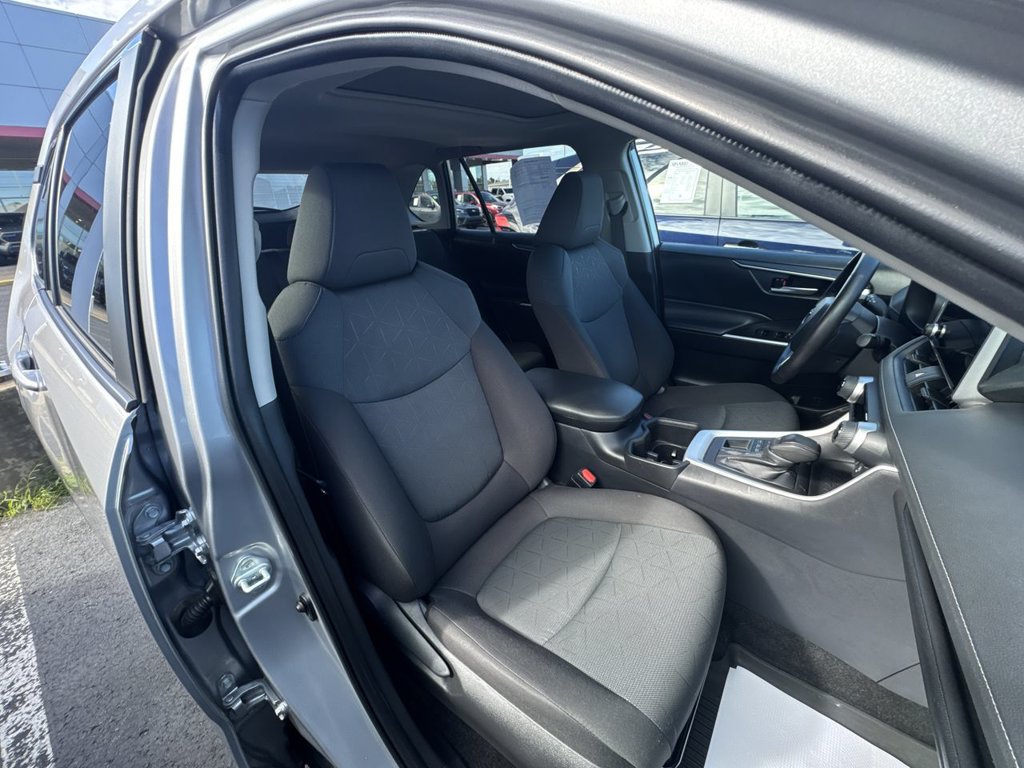 Used 2024 Toyota RAV4 XLE w/ Convenience Package AWD/4WD image 31