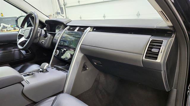 Used 2024 Land Rover Discovery S AWD/4WD image 24